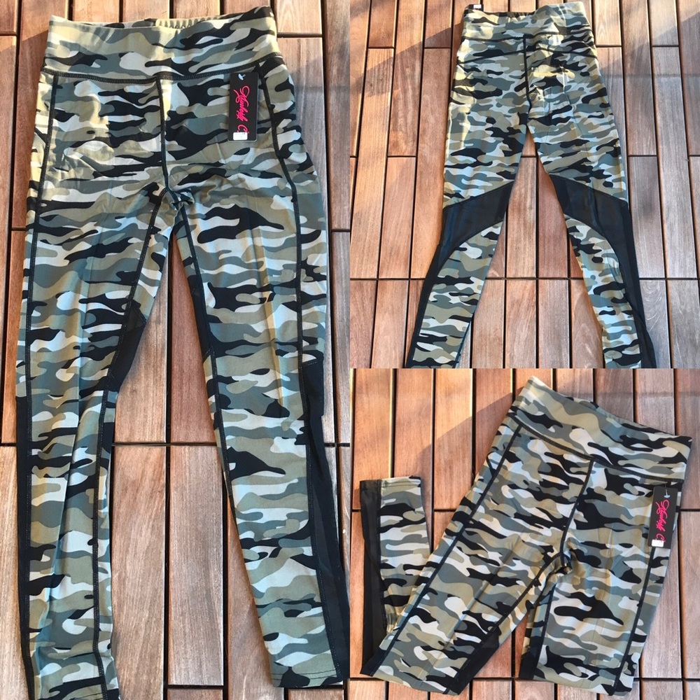 1️⃣ Pair Left! 🎉Camouflage Leggings w/Mesh Inlay - Picture 3 of 7